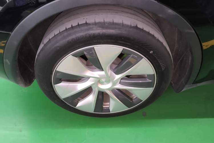Used Tesla Model Y 2022 Revised Version Rear-Wheel Drive Right Rear Wheel Hub