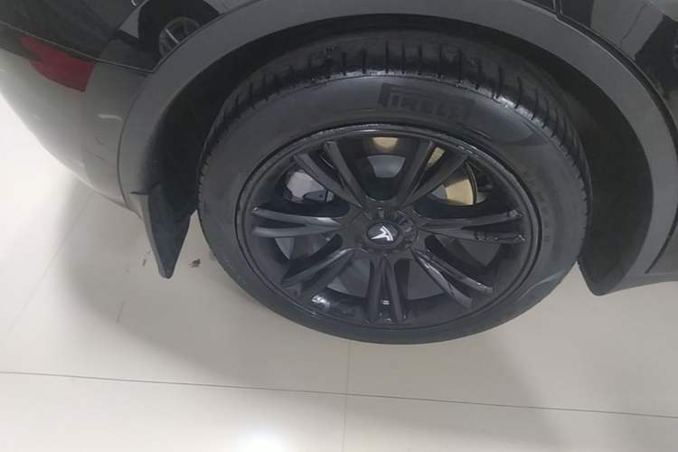 Used Tesla Model Y 2022 Rear-Wheel-Drive Version Right Rear Wheel Hub