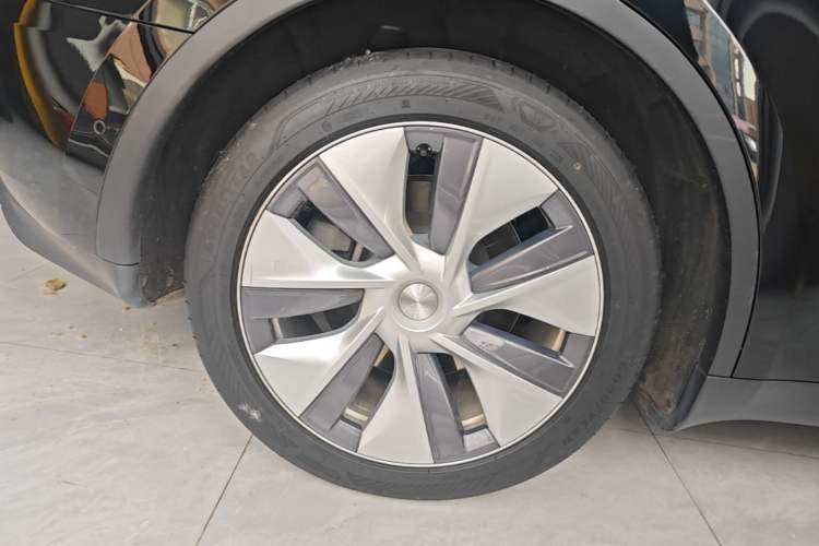 Used Tesla Model Y 2022 Revised Version Rear-Wheel Drive Right Rear Wheel Hub