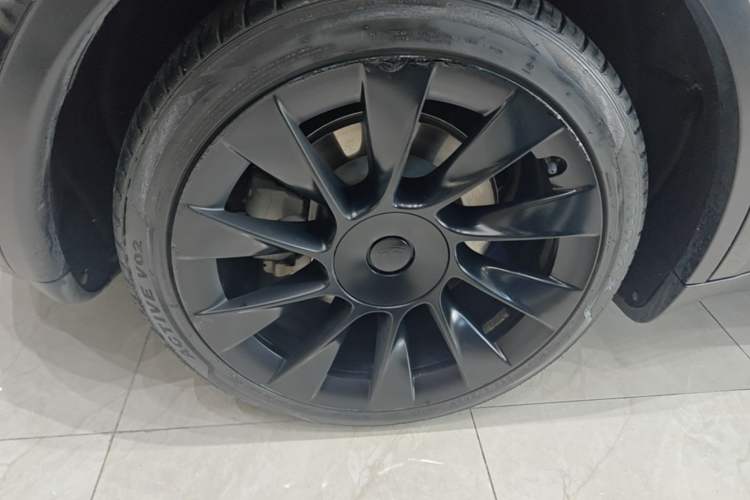 Used Tesla Model Y 2022 Revised Version Rear-Wheel Drive Right Rear Wheel Hub