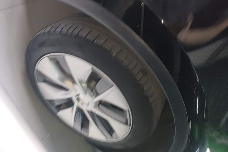 Used Tesla Model Y 2022 Revised Version Rear-Wheel Drive Right Rear Wheel Hub