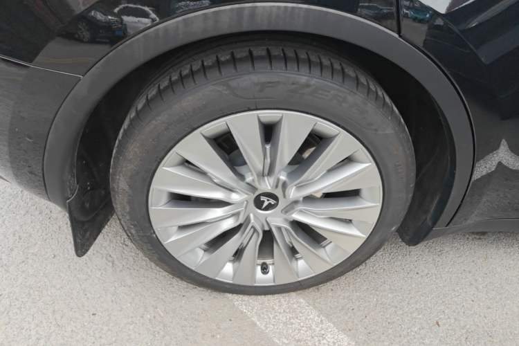 Used Tesla Model Y 2022 Revised Version Rear-Wheel Drive Right Rear Wheel Hub