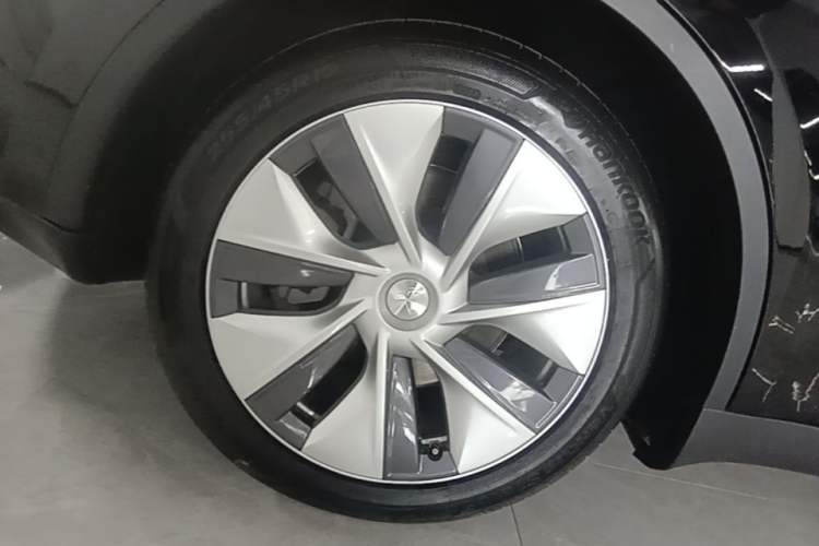 Used Tesla Model Y 2022 Revised Version Rear-Wheel Drive Right Rear Wheel Hub