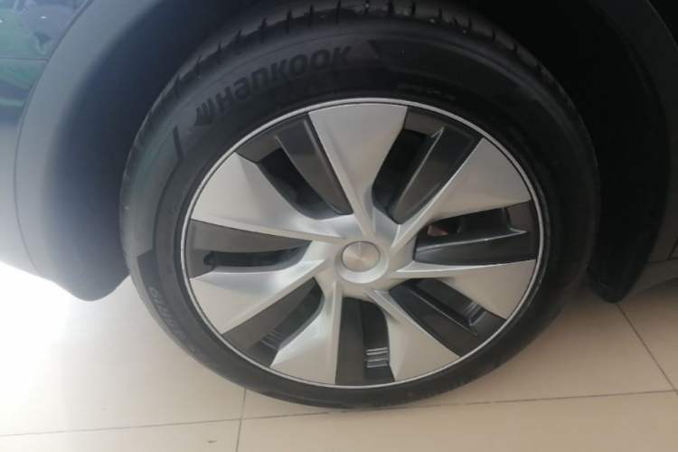 Used Tesla Model Y 2022 Revised Version Rear-Wheel Drive Right Rear Wheel Hub