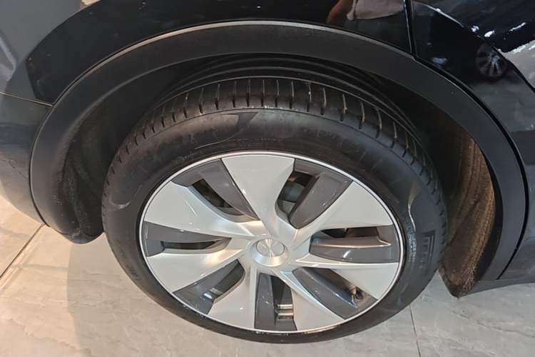 Used Tesla Model Y 2022 Revised Version Rear-Wheel Drive Right Rear Wheel Hub