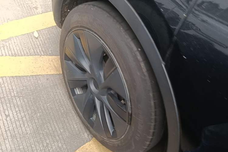 Used Tesla Model Y 2022 Rear-Wheel-Drive Version Right Rear Wheel Hub