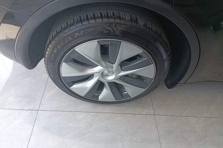 Used Tesla Model Y 2022 Revised Version Long-Range All-Wheel Drive Right Rear Wheel Hub