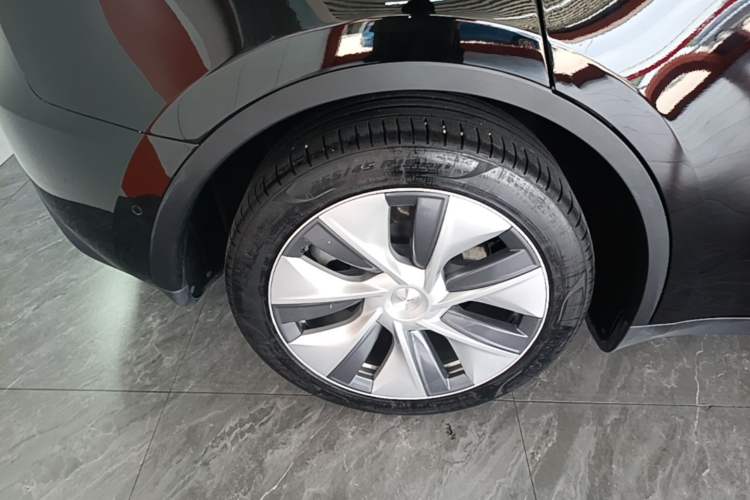 Used Tesla Model Y 2022 Rear-Wheel-Drive Version Right Rear Wheel Hub