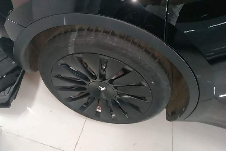 Used Tesla Model Y 2022 Revised Version Long-Range All-Wheel Drive Right Rear Wheel Hub