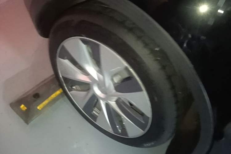 Used Tesla Model Y 2022 Revised Version Rear-Wheel Drive Right Rear Wheel Hub