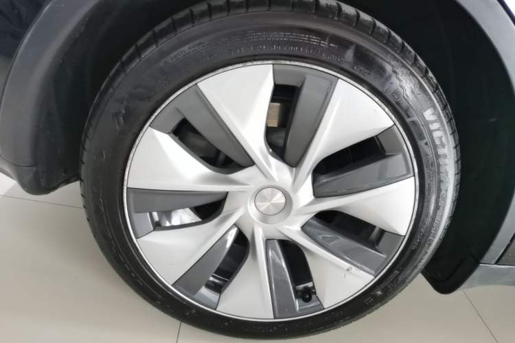 Used Tesla Model Y 2022 Revised Version Rear-Wheel Drive Right Rear Wheel Hub