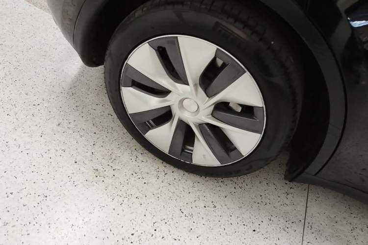 Used Tesla Model Y 2022 Revised Version Rear-Wheel Drive Right Rear Wheel Hub