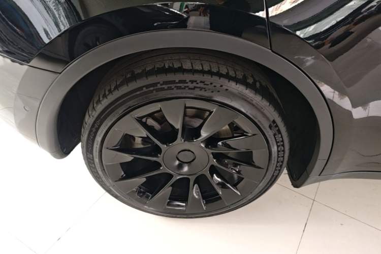 Used Tesla Model Y 2022 Rear-Wheel-Drive Version Right Rear Wheel Hub
