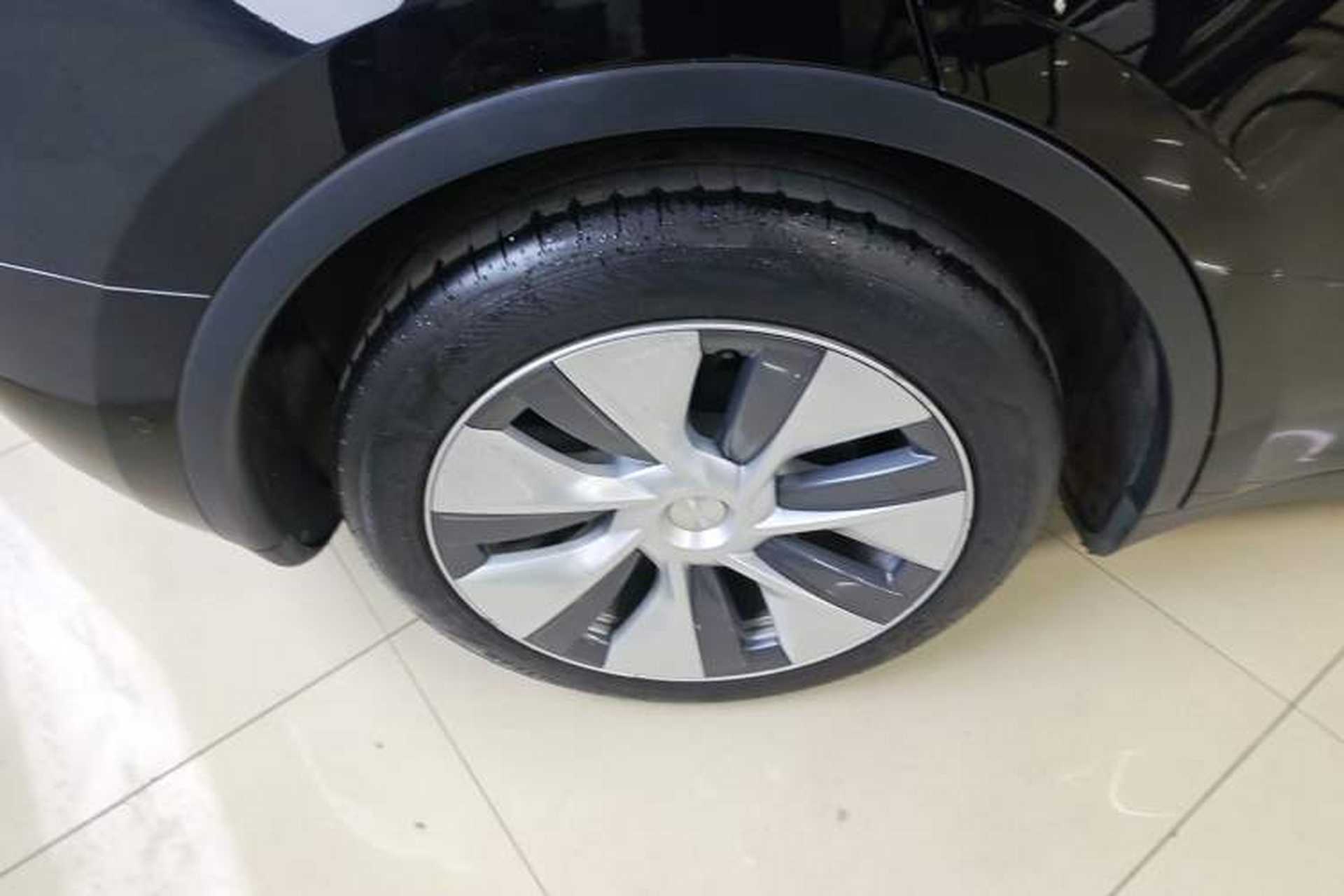 Used Tesla Model Y 2022 Rear-Wheel-Drive Version Right Rear Wheel Hub