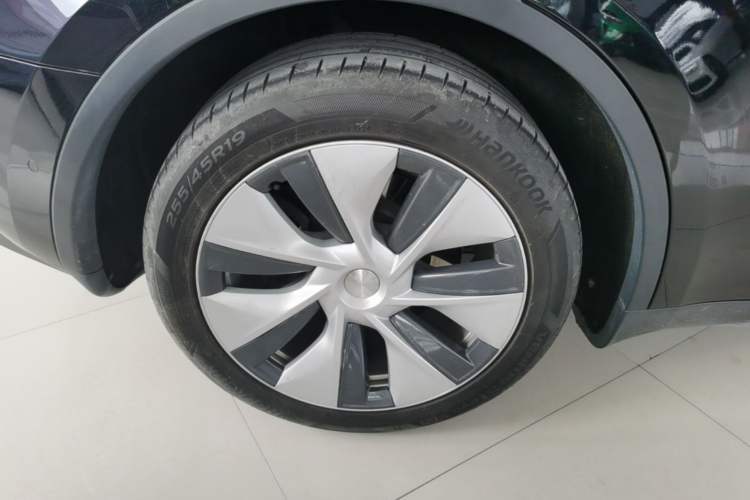 Used Tesla Model Y 2022 Revised Version Long-Range All-Wheel Drive Right Rear Wheel Hub
