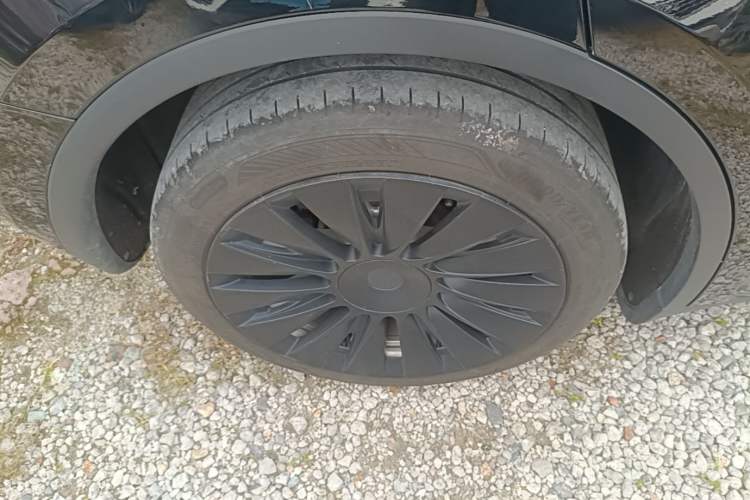 Used Tesla Model Y 2022 Revised Version Rear-Wheel Drive Right Rear Wheel Hub
