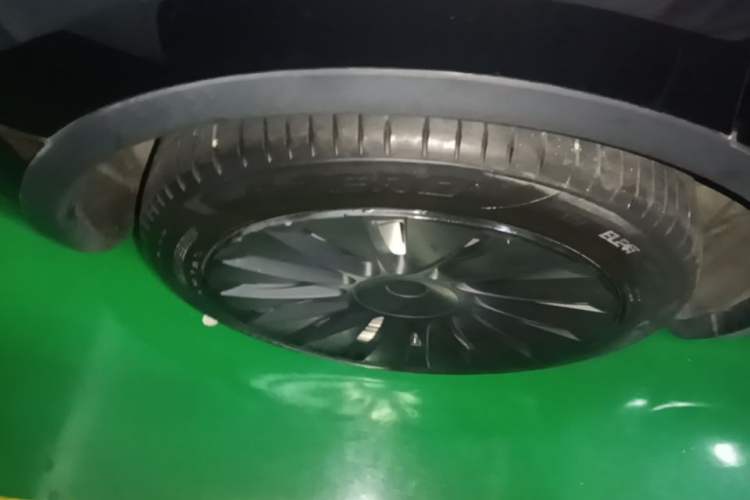 Used Tesla Model Y 2022 Revised Version Rear-Wheel Drive Right Rear Wheel Hub