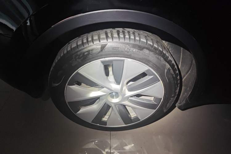 Used Tesla Model Y 2022 Revised Version Rear-Wheel Drive Right Rear Wheel Hub
