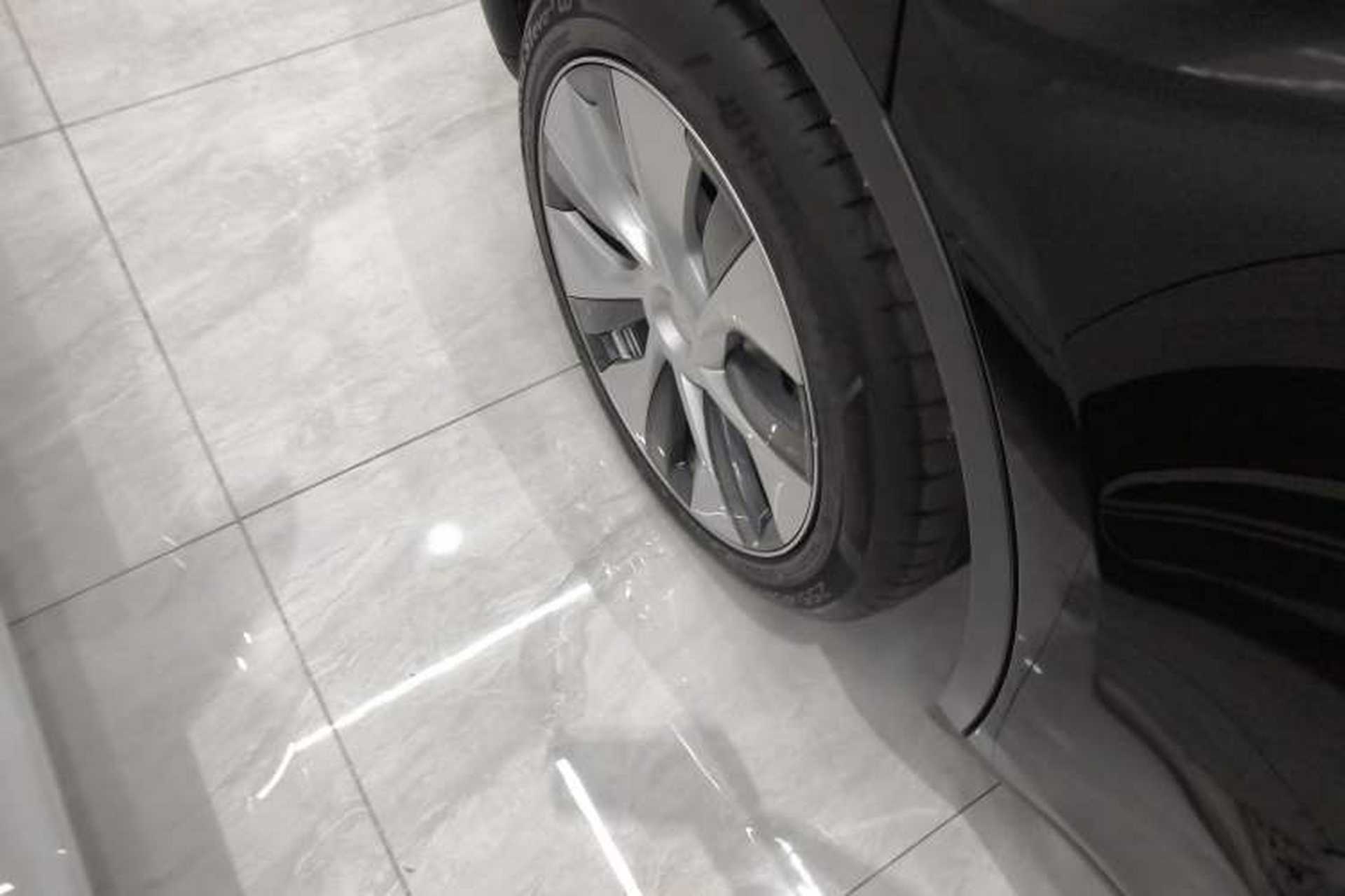 Used Tesla Model Y 2022 Rear-Wheel-Drive Version Right Rear Wheel Hub