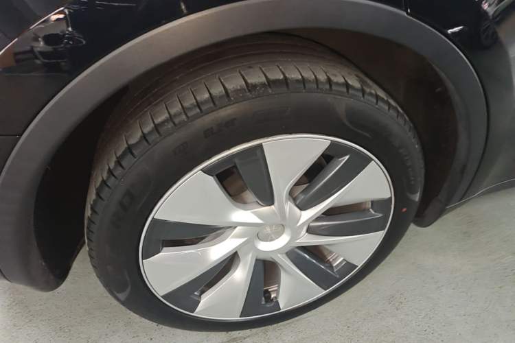 Used Tesla Model Y 2022 Revised Version Rear-Wheel Drive Right Rear Wheel Hub