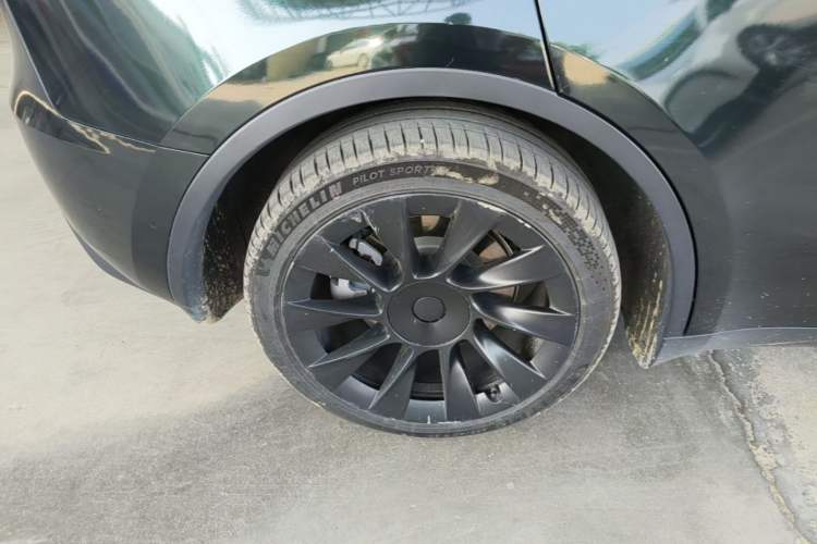 Used Tesla Model Y 2022 Revised Version Long-Range All-Wheel Drive Right Rear Wheel Hub