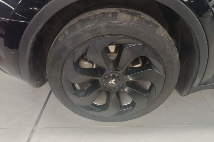 Used Tesla Model Y 2022 Revised Version Rear-Wheel Drive Right Rear Wheel Hub
