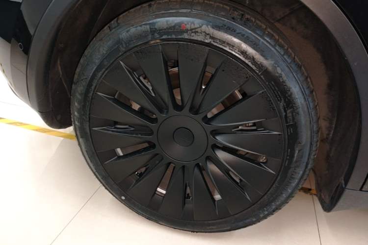 Used Tesla Model Y 2022 Revised Version Rear-Wheel Drive Right Rear Wheel Hub