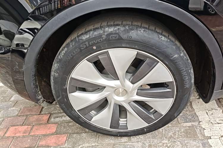 Used Tesla Model Y 2022 Revised Version Rear-Wheel Drive Right Rear Wheel Hub