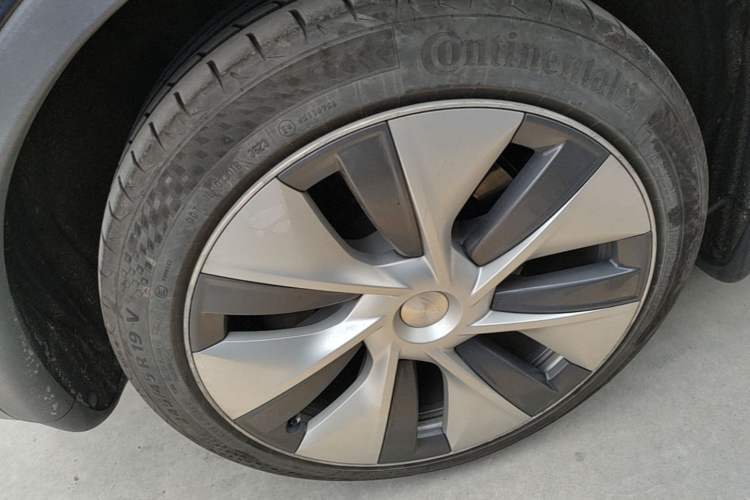 Used Tesla Model Y 2022 Revised Version Rear-Wheel Drive Right Rear Wheel Hub