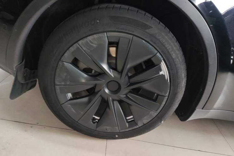 Used Tesla Model Y 2022 Revised Version Long-Range All-Wheel Drive Right Rear Wheel Hub