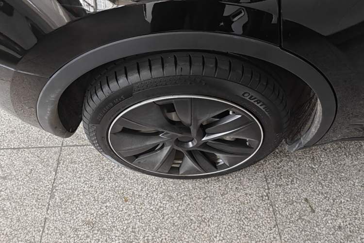 Used Tesla Model Y 2022 Rear-Wheel-Drive Version Right Rear Wheel Hub