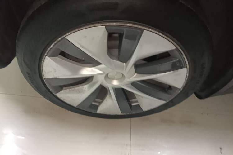 Used Tesla Model Y 2022 Revised Version Rear-Wheel Drive Right Rear Wheel Hub
