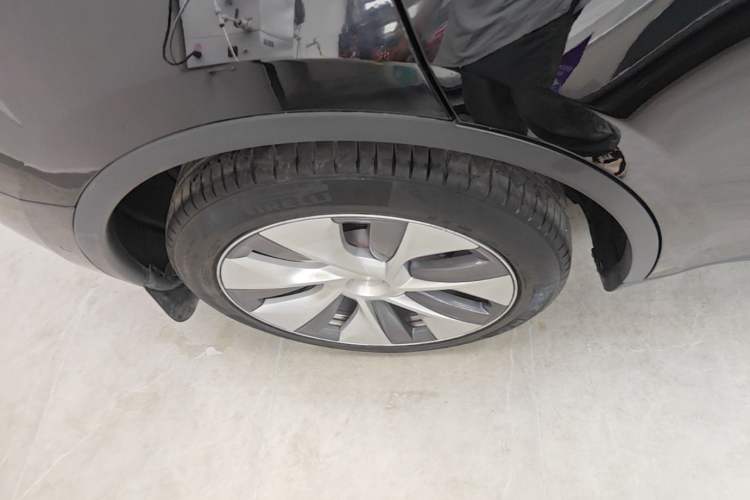 Used Tesla Model Y 2022 Revised Version Rear-Wheel Drive Right Rear Wheel Hub