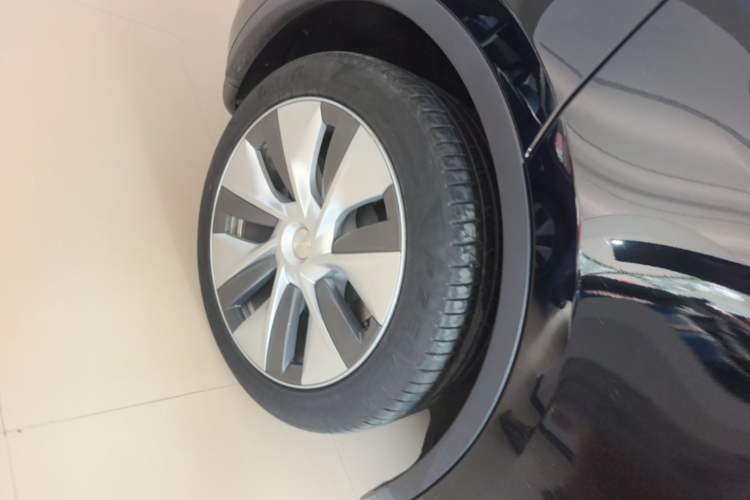Used Tesla Model Y 2022 Rear-Wheel-Drive Version Right Rear Wheel Hub