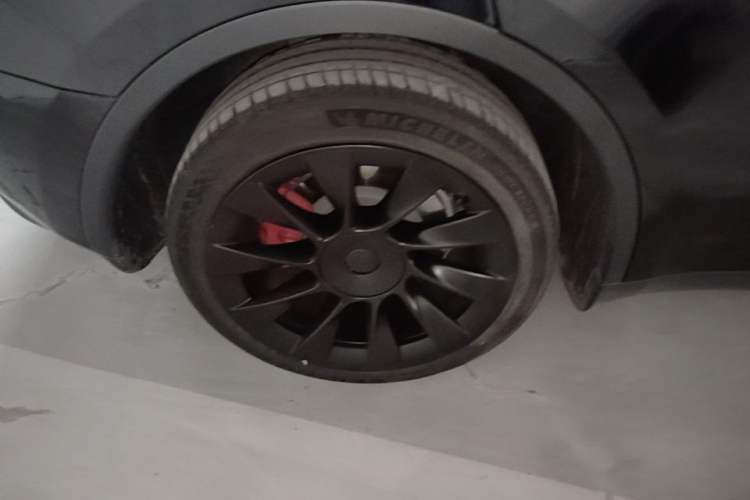Used Tesla Model Y 2022 Revised Version Long-Range All-Wheel Drive Right Rear Wheel Hub