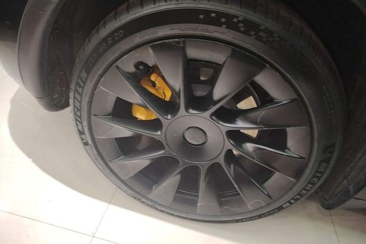 Used Tesla Model Y 2022 Revised Version Rear-Wheel Drive Right Rear Wheel Hub