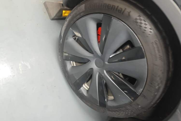 Used Tesla Model Y 2022 Revised Version Rear-Wheel Drive Right Rear Wheel Hub
