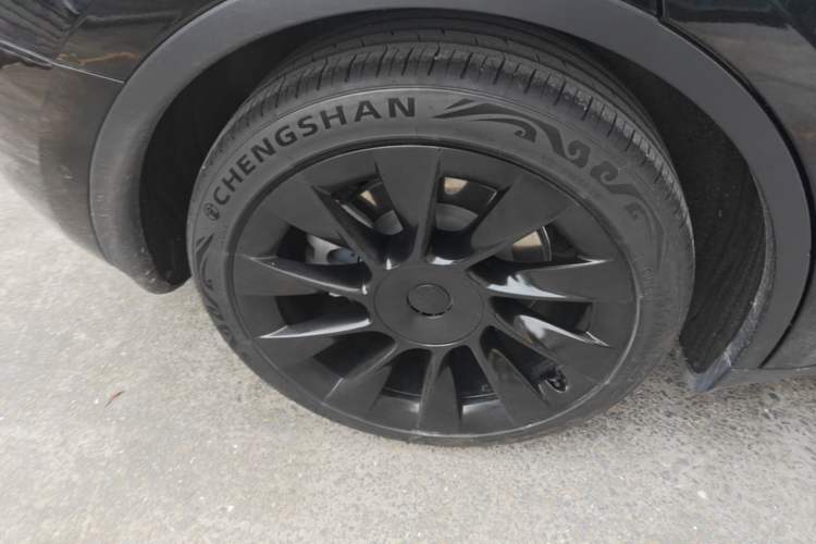 Used Tesla Model Y 2022 Rear-Wheel-Drive Version Right Rear Wheel Hub