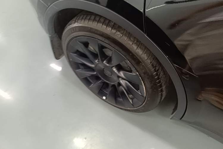 Used Tesla Model Y 2022 Rear-Wheel-Drive Version Right Rear Wheel Hub