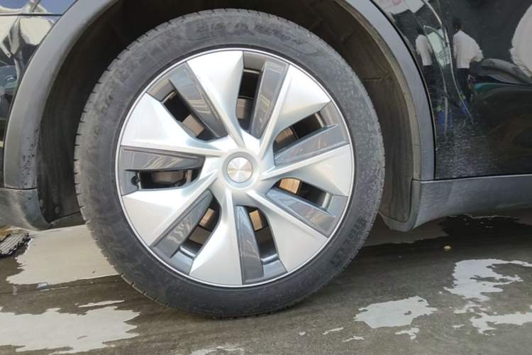 Used Tesla Model Y 2022 Revised Version Rear-Wheel Drive Right Rear Wheel Hub