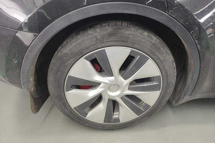 Used Tesla Model Y 2022 Revised Version Long-Range All-Wheel Drive Right Rear Wheel Hub