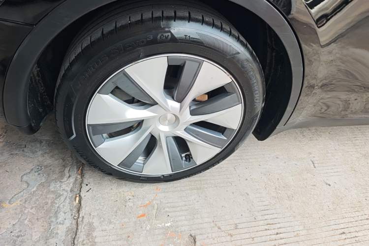 Used Tesla Model Y 2022 Revised Version Rear-Wheel Drive Right Rear Wheel Hub