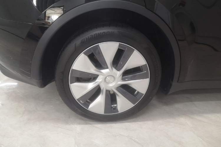 Used Tesla Model Y 2022 Revised Version Long-Range All-Wheel Drive Right Rear Wheel Hub