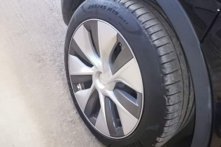 Used Tesla Model Y 2022 Revised Version Rear-Wheel Drive Right Rear Wheel Hub