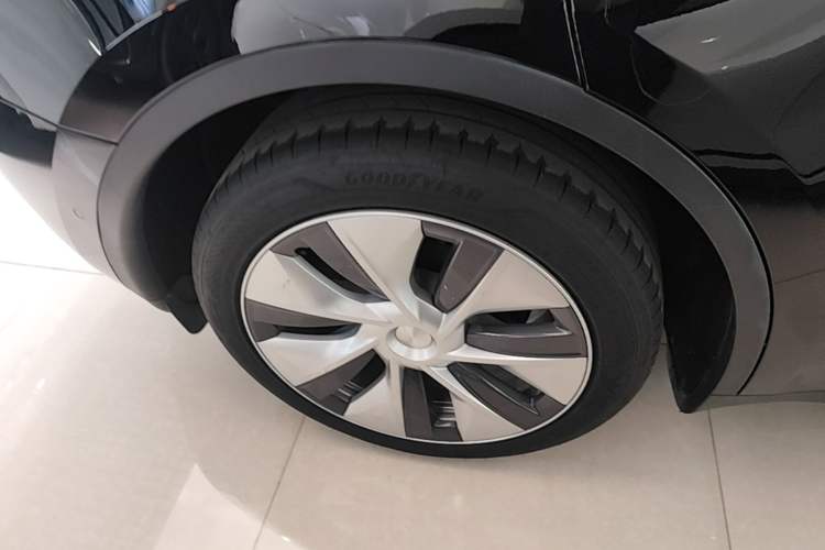 Used Tesla Model Y 2022 Revised Version Rear-Wheel Drive Right Rear Wheel Hub