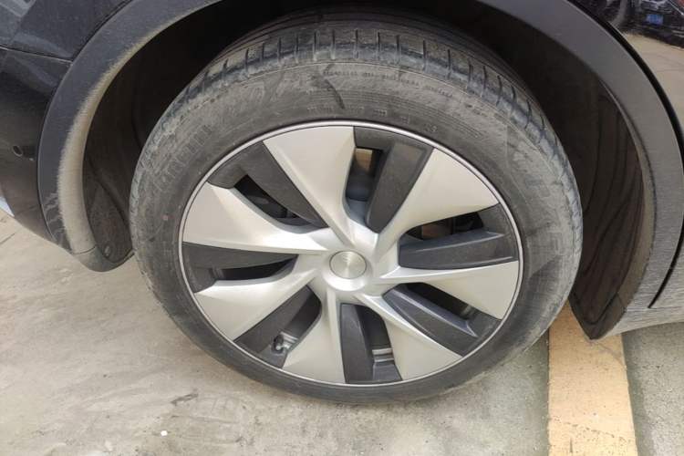 Used Tesla Model Y 2022 Revised Version Rear-Wheel Drive Right Rear Wheel Hub