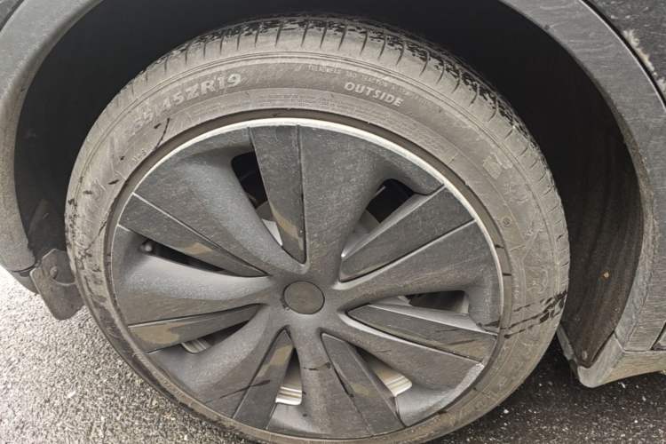 Used Tesla Model Y 2022 Revised Version Rear-Wheel Drive Right Rear Wheel Hub