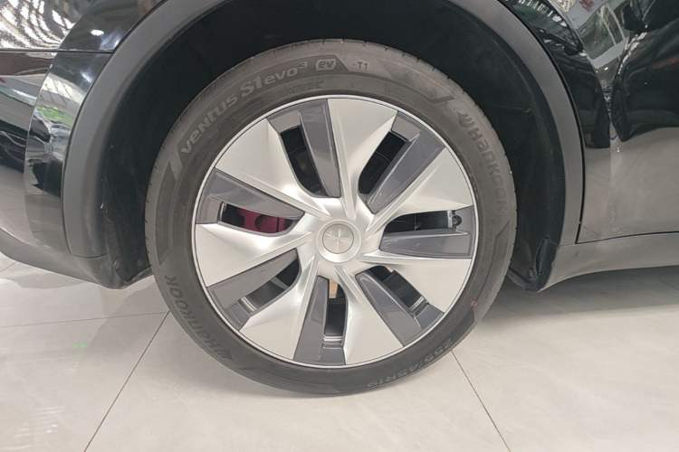 Used Tesla Model Y 2022 Revised Version Long-Range All-Wheel Drive Right Rear Wheel Hub