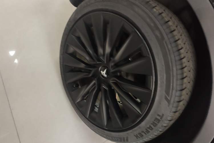 Used Tesla Model Y 2022 Rear-Wheel-Drive Version Right Rear Wheel Hub