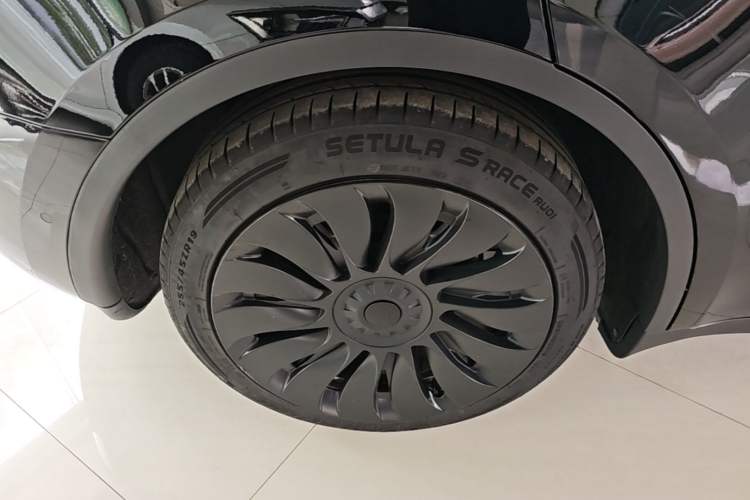 Used Tesla Model Y 2022 Revised Version Rear-Wheel Drive Right Rear Wheel Hub